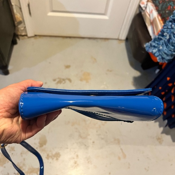 Preloved/like new  Tory Burch Perforated Logo Clutch Bag - Picture 5 of 5